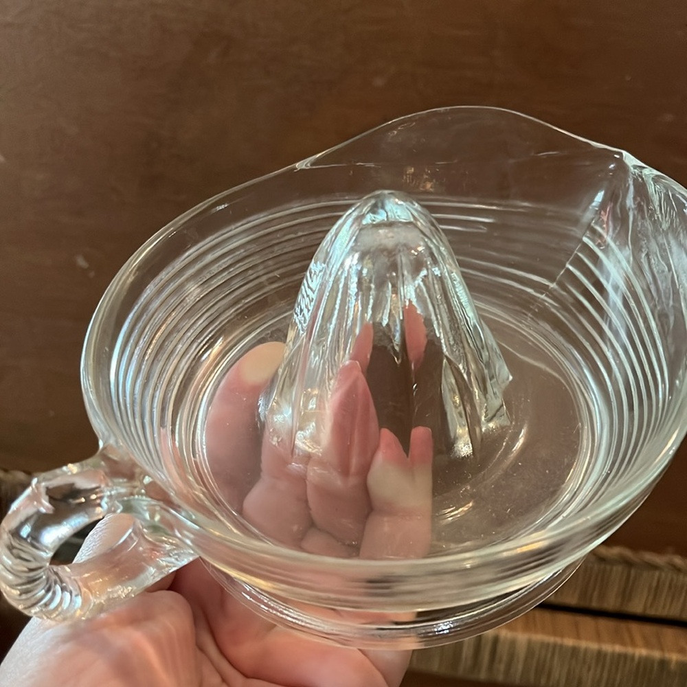 Vintage Pressed Clear Glass Lemon Squeezer Ribbed Citrus Juicer Large - Picture 3 of 4